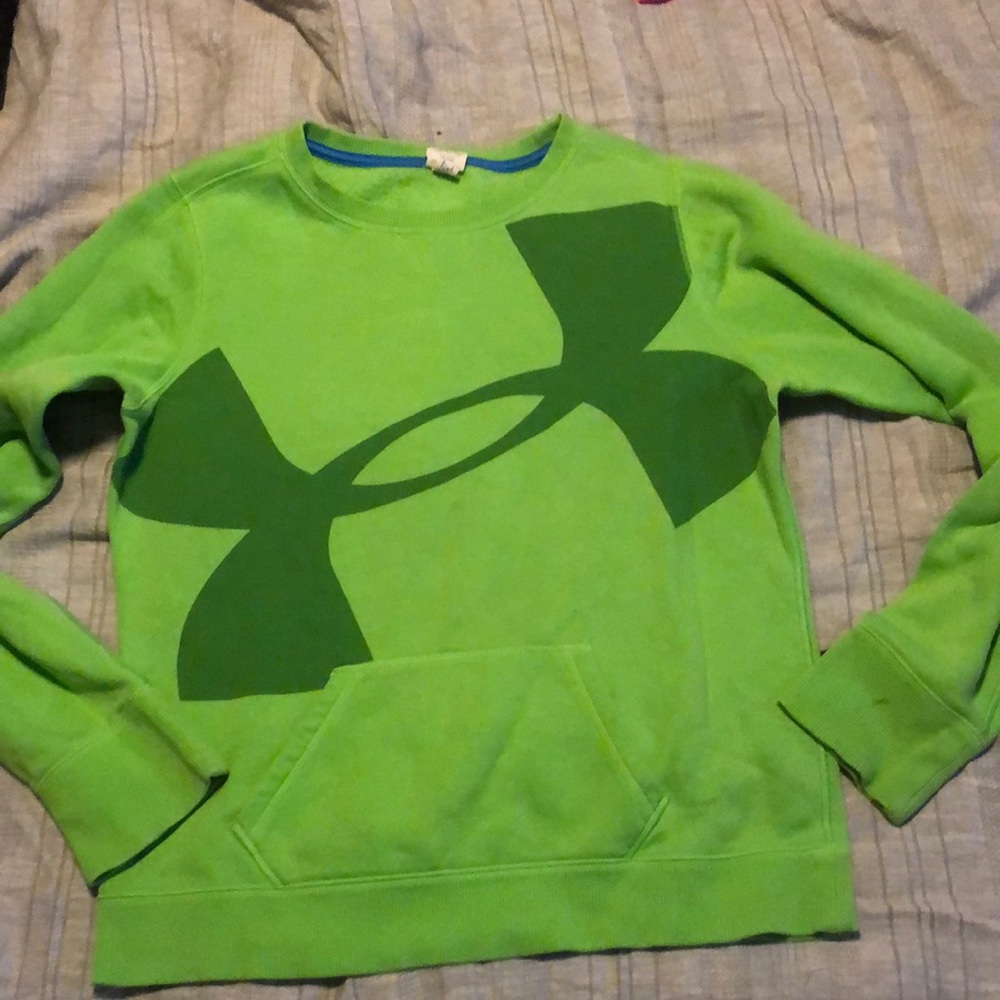 Under armour pull over youth XL